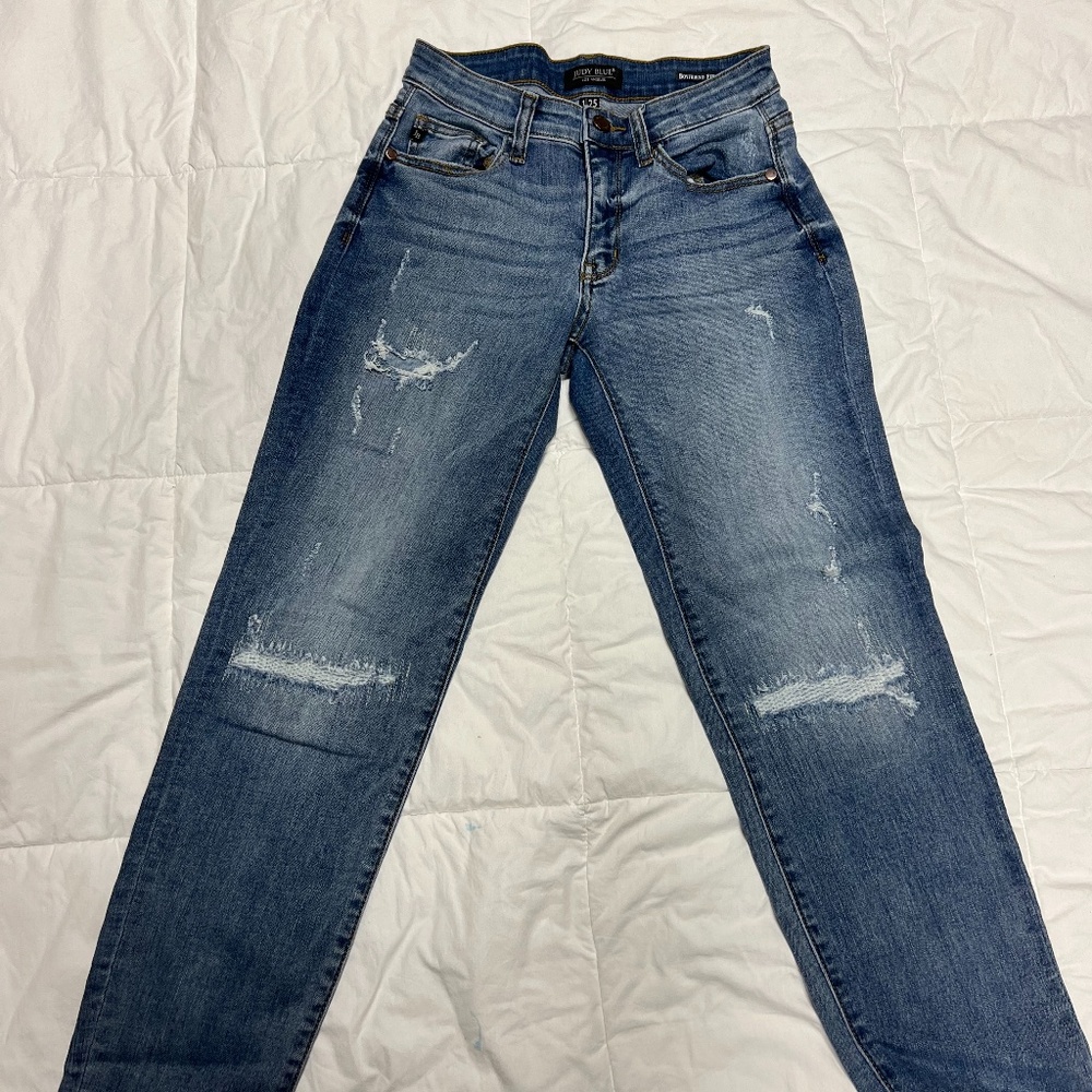 Judy Blue Boyfriend Fit Ankle Jeans 25